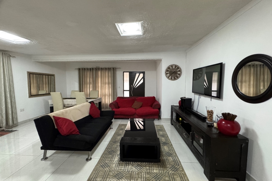 3 Bedroom Property for Sale in Park Village Western Cape